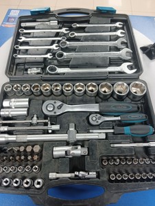 Б/у Набор инструментов Berg 82 pcs 52-112 01-201160605