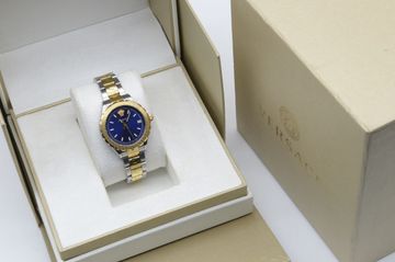 01-200510719: Versace v12