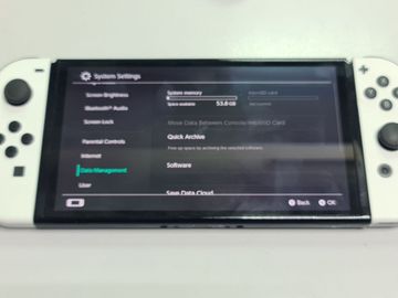 01-200528075: Nintendo switch oled