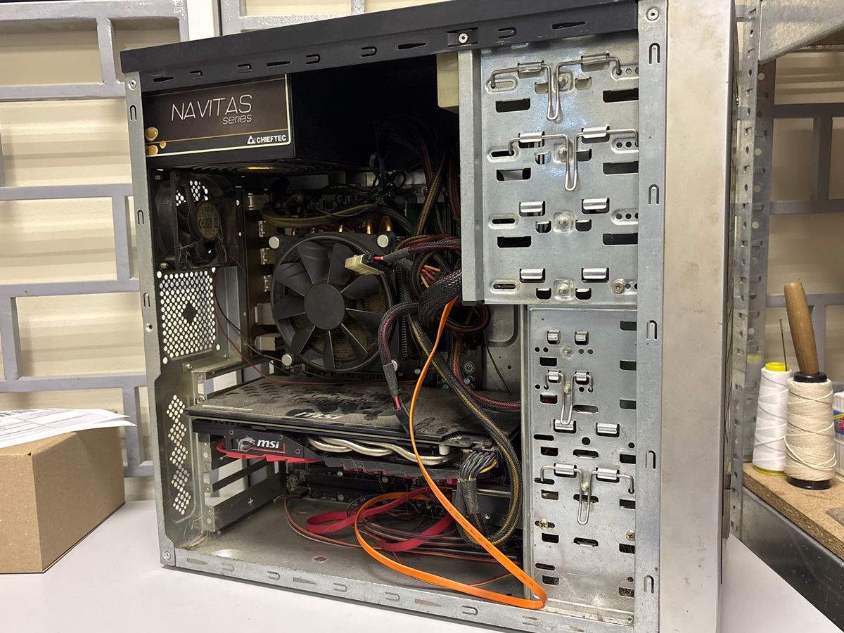 Системні блоки (без бренду) amd fx-8350/ram 8 gb/hdd 1000 gb+відсутній/ssd 960 gb+відсутній/nvidia gtx 1060 (geforce) 6gb gddr5