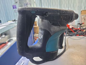 01-200575599: Makita hr2810