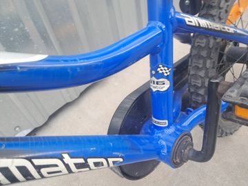 01-200742760: Giant animator 16