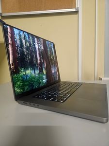 01-200781012: Apple macbook pro 16" 2023
