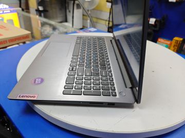 Б/в Ноутбук Lenovo 15/ryzen 5 5500u ddr4/8gb ddr4/hdd *відсутній/ssd 512 gb/*інтегрована 01-200738309