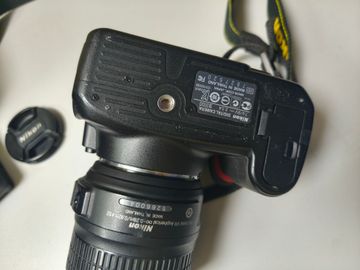 Б/в Фотоапарат Nikon d3100 kit / af-s nikkor 18-55mm f:3,5-5,6g vr dx 01-200811481