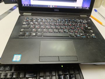 Б/в Ноутбук Dell 12/core i5 6300u ddr3/8gb ddr3/ssd 120 gb/*інтегрована 01-200811610