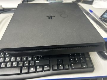 Б/у Игровая приставка Sony playstation 4 slim 500gb 01-200866728