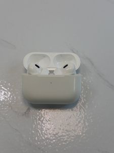 Б/в Навушники Apple airpods pro 2nd generation with magsafe charging case usb-c 01-200893140