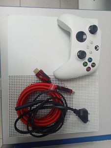Б/у Игровая приставка Microsoft xbox one s 1tb 01-200894430