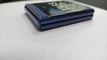 Б/в Мобільний телефон Motorola razr 60 8/256gb 01-200897830