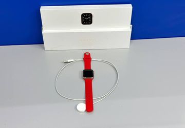 Б/в Смарт-годинник Apple watch series 6 gps aluminium case 40mm 01-200898272