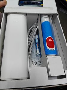 Б/у Электрическая зубная щетка Oral-B pro series 1 d305.513.3 + pro kids d103.413.2k frozen 01-200901035