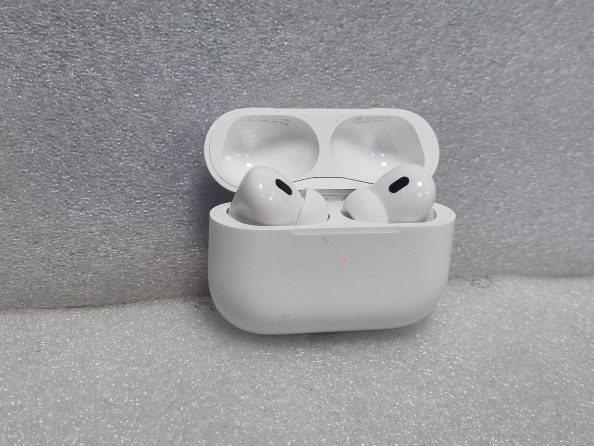 airpods pro 2nd generation with magsafe charging case usb-c