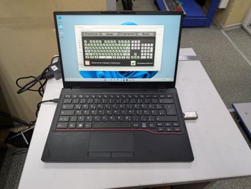 Б/в Ноутбук Fujitsu 14/core i5-1235u ddr5/16gb ddr4/hdd *відсутній/ssd 1000 gb/*інтегрована 01-200909010