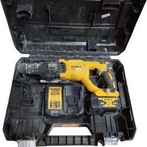 Б/у Перфоратор Dewalt dch133 / 1акб 4ah / зп 01-200937168