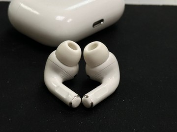 Б/в Навушники Apple airpods pro 2nd generation with magsafe charging case usb-c 01-200846339