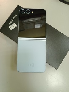 Б/в Мобільний телефон Samsung galaxy flip6 12/256gb 01-200979224