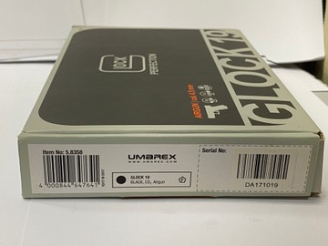 Б/в Пневматичний пістолет Umarex glock 19 01-201108587