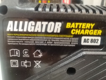 Б/у Автомобильное зарядное устройство Alligator ac802 01-201133627