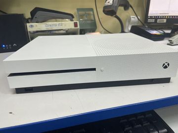 01-200499829: Microsoft xbox one s 1tb
