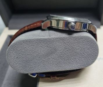 01-200550246: Louis Erard 67258