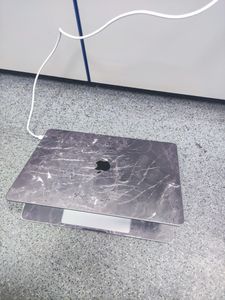 01-200612391: Apple a1708 /macbook pro 13,3" core i5 2,3ghz/ram8gb/ssd 512gb/intel iris plus graphics 640