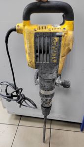 01-200592533: Dewalt d25899k