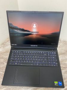 Б/в Ноутбук Gigabyte 15/core i7-13620h ddr5/16gb ddr3/ssd 512 gb/geforce rtx4050 6gb 01-200801468