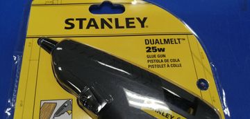 Б/в Клейовий пістолет Stanley dualmelt 6-gr25 01-200805156