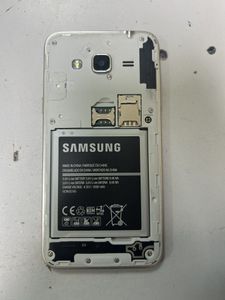 Б/в Мобільний телефон Samsung galaxy j3 2016 j320h 01-200842467