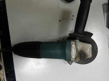 Б/у Угловая шлифмашина Makita ga5030 01-200848034