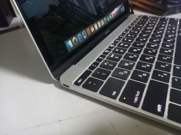 Б/в Ноутбук Apple macbook a1534 12" core m3 1,2ghz/ram 8gb/ssd 256gb/intel hd graphics 615 01-200861044