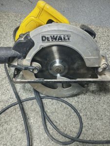 Б/в Пила дискова Dewalt dwe560 01-200862424