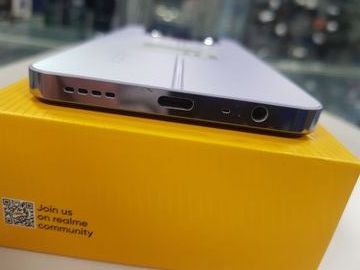 Б/в Мобільний телефон Realme 12 5g 8/256gb 01-200875808