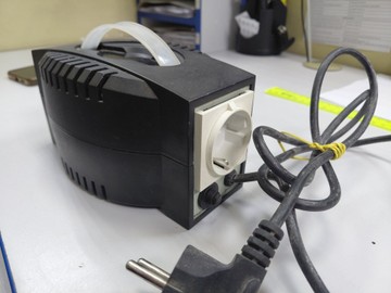 Б/в Стабілізатор напруги Luxeon avr-500d 01-200954803