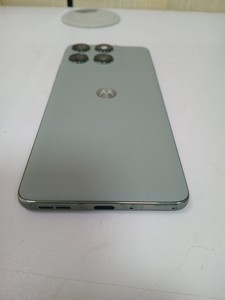 Б/в Мобільний телефон Motorola moto edge 60 pro 12/512gb 01-200992389