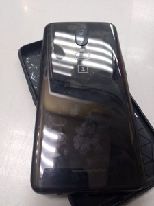Б/в Мобільний телефон Oneplus 6 8/128gb 01-201140198