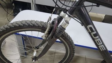 01-200512444: Cube aim 26'' 2013