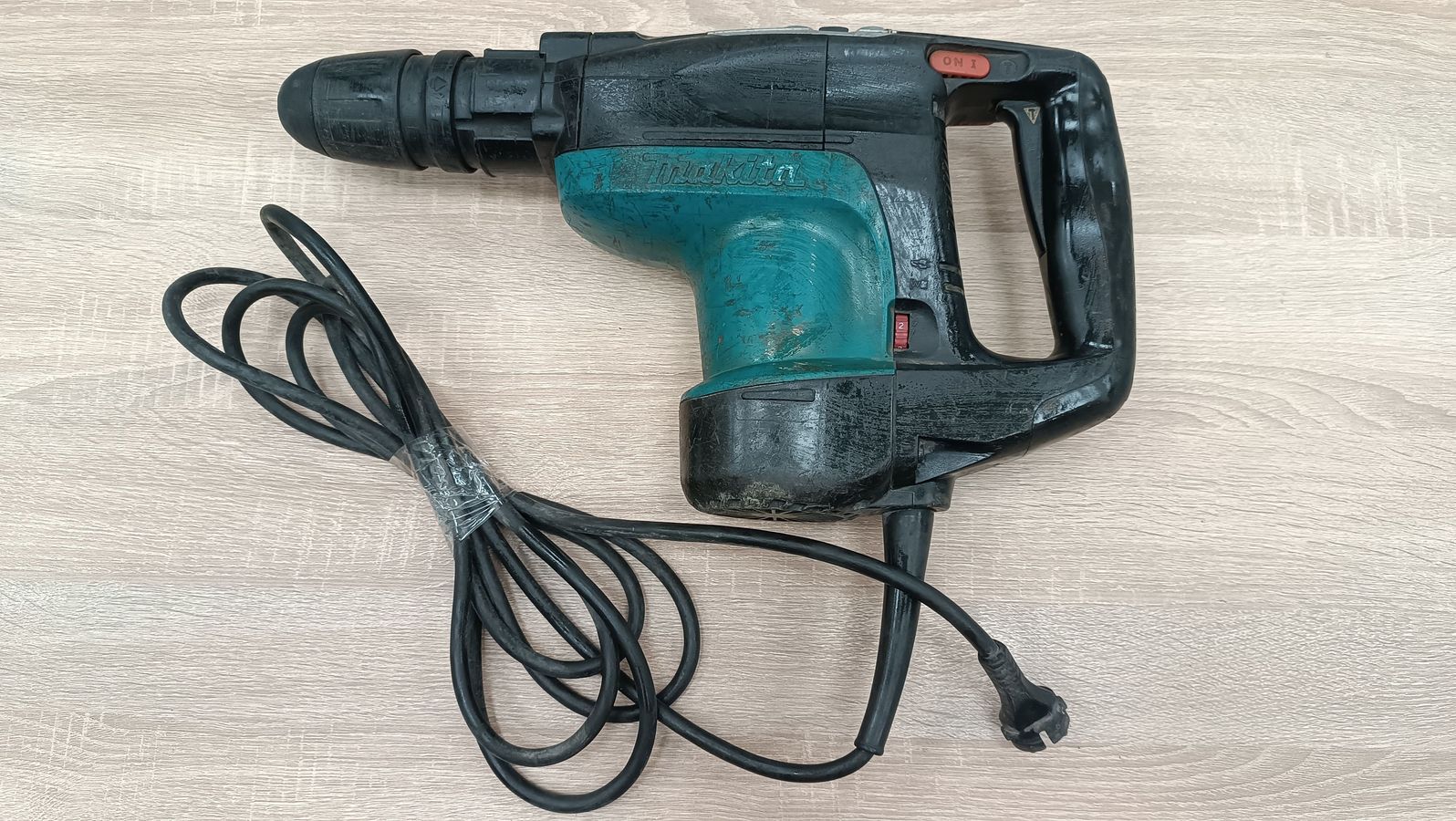 Makita hr4001c