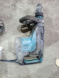 01-200227110: Makita hm1203c