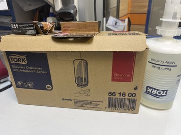 01-200744023: Tork elevation 561600