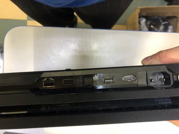 01-200752805: Sony playstation 4 pro