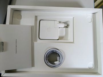 01-200782290: Apple macbook pro a2338 13.3 m2 10-gpu/ ram8gb / ssd256gb/ retina/ touchbar