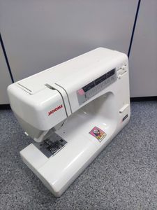 Б/у Швейная машина Janome 7518a 01-200812809