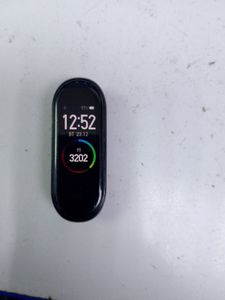 Б/у Фитнес-браслет Xiaomi mi band 4 01-200828141