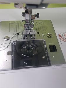 Б/у Швейная машина Minerva decormaster 01-200834675