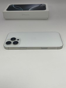 Б/в Мобільний телефон Apple iphone 16 pro max 512gb esim 01-200973417