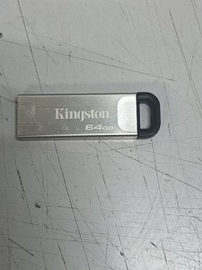 Б/в Флешка Kingston 64gb 01-200997200