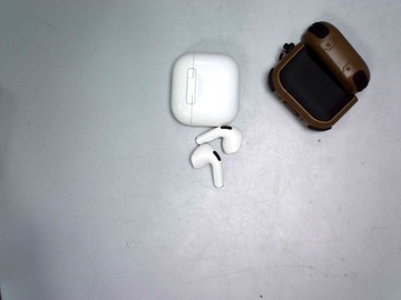 Б/в Навушники Apple airpods 4 with active noise cancellation 01-201025226