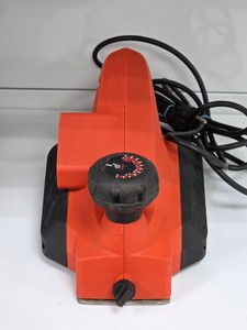 Б/в Електрорубанок Black&Decker kw712 01-201054305